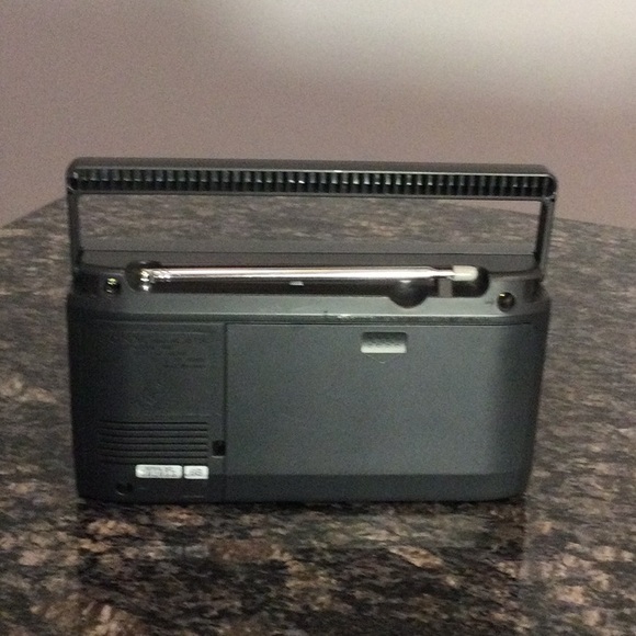 SONY FM/AM 2BAND RADIO ICF-24 - Picture 3 of 7